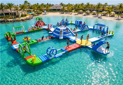 Parc aquàtic inflable flotant gran comercial per a adults 100+